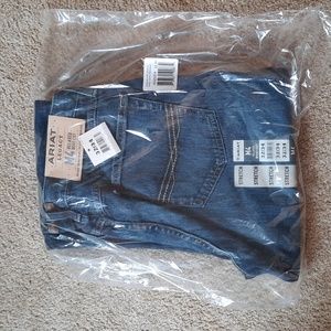 Ariat Legacy 32x34 NWT